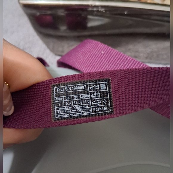 Teva Women's Purple Sandals - Picture 3 of 5